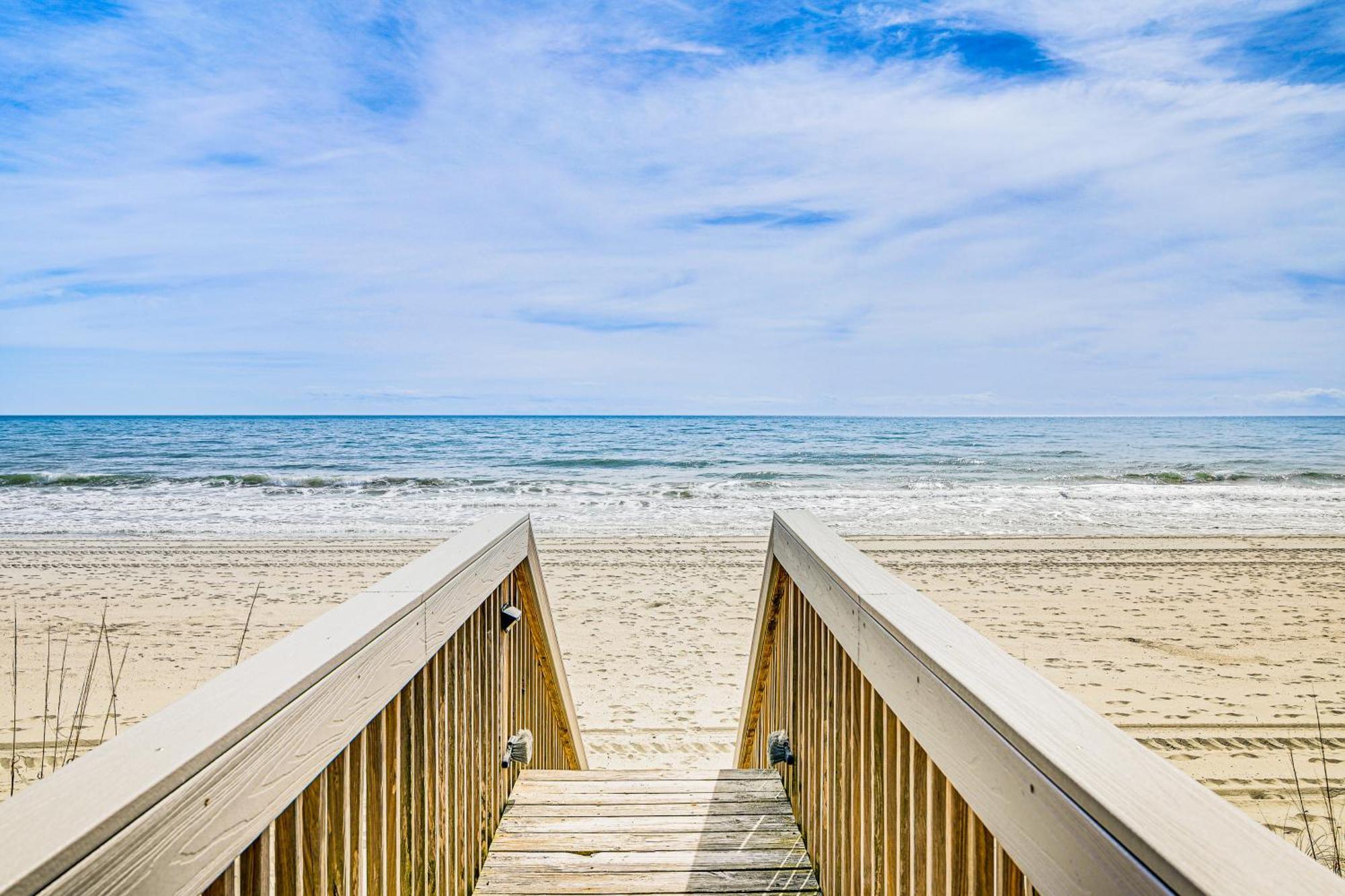 On-The-Beach Escape Oceanfront In Surfside! マートルビーチ エクステリア 写真